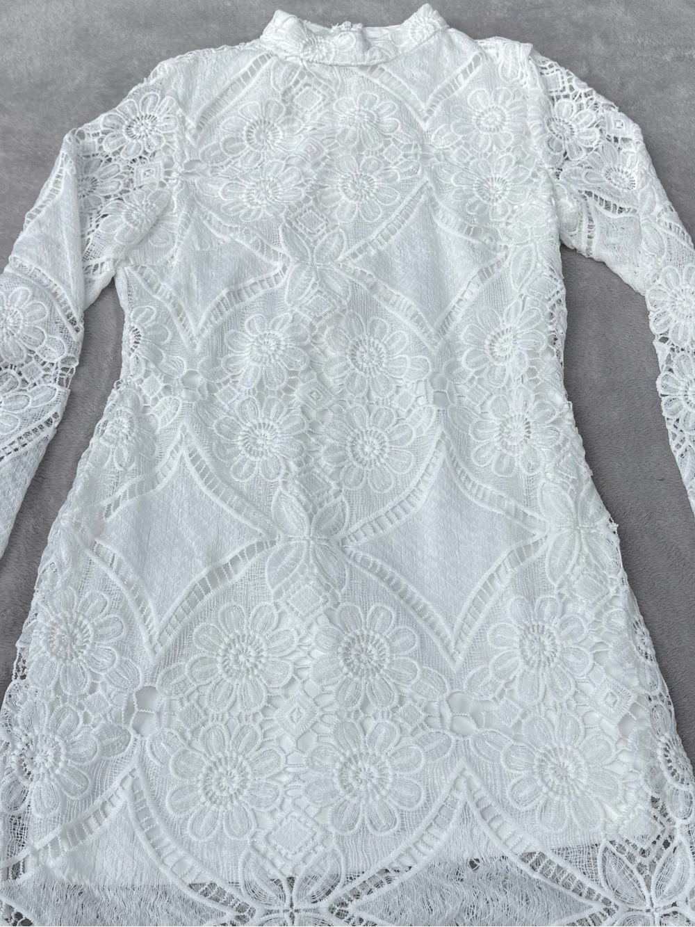 Eilly Bazar Lace Crochet Style Long-Sleeve Mini Dress Womens Size Medium